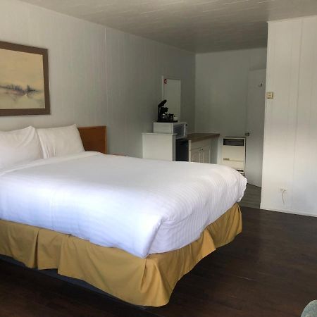 Bavarian Orchard Motel Creston Ngoại thất bức ảnh