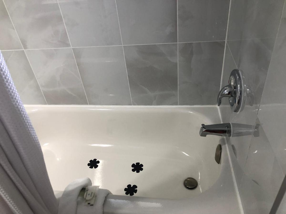 Bavarian Orchard Motel Creston Ngoại thất bức ảnh