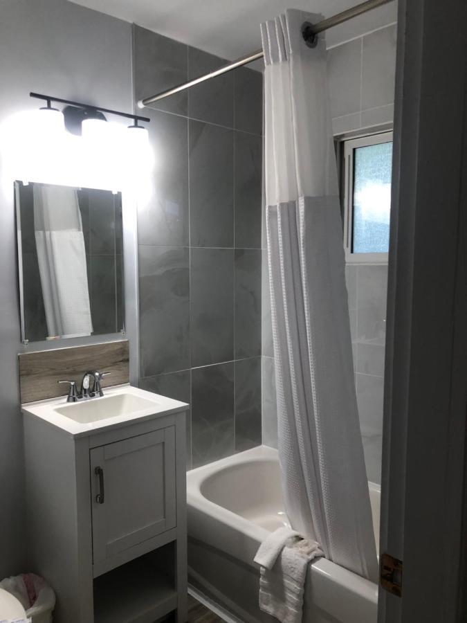 Bavarian Orchard Motel Creston Ngoại thất bức ảnh